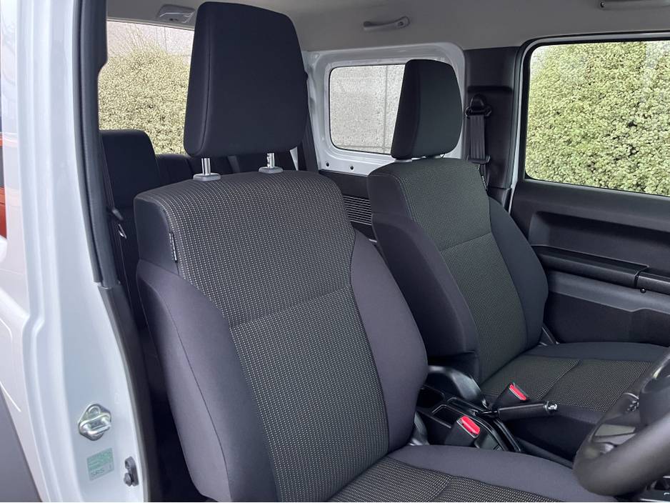 2025 Suzuki Jimny SIERRA 4 SEAT AUTOMATIC 1.5 PETROL  //HIGH SPEC//BRAND NEW//DELIVERY MILES//HEATED SEATS//KEYLESS ENTRY// €37,950