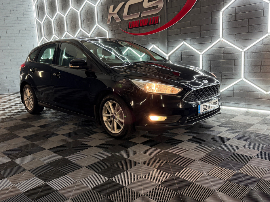 2016 Ford Focus - image 11