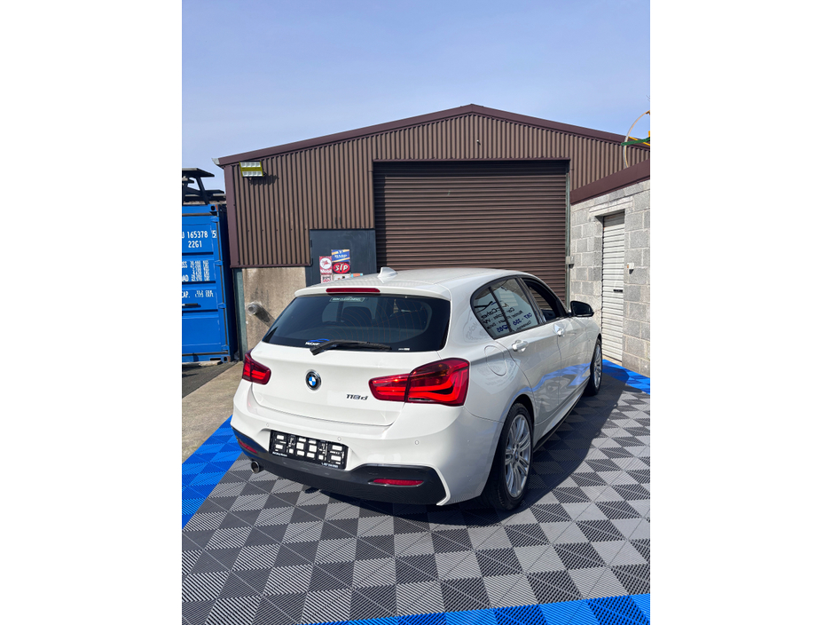 2016 BMW 1 Series - image 6