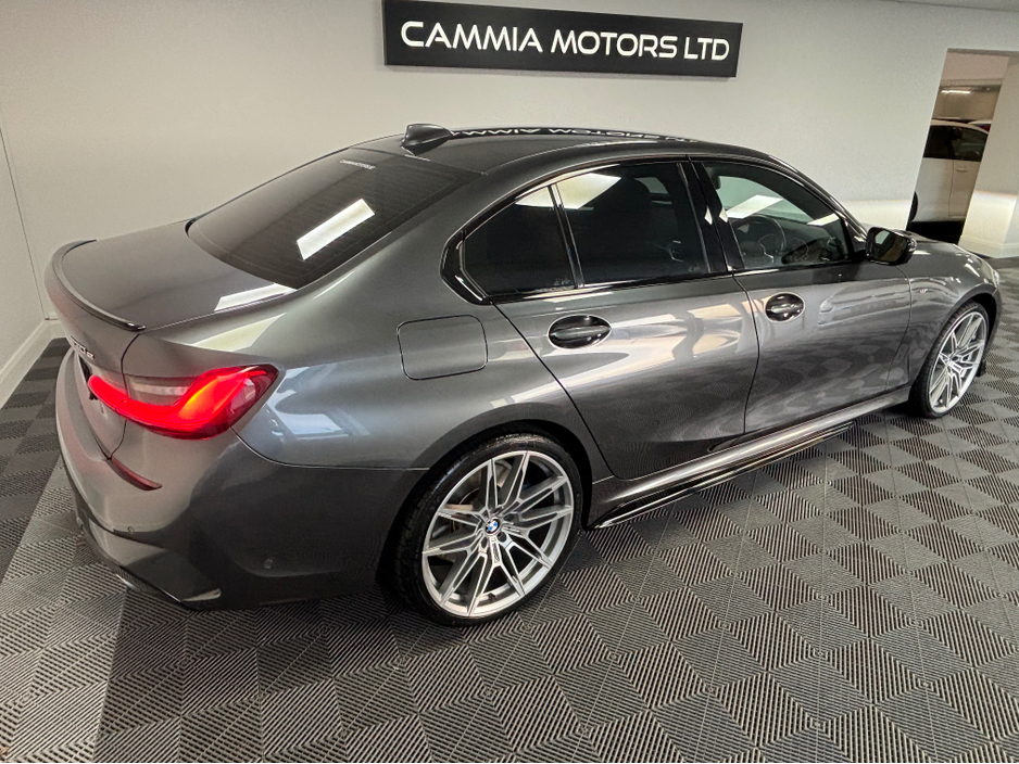 2020 BMW 3 Series - image 3