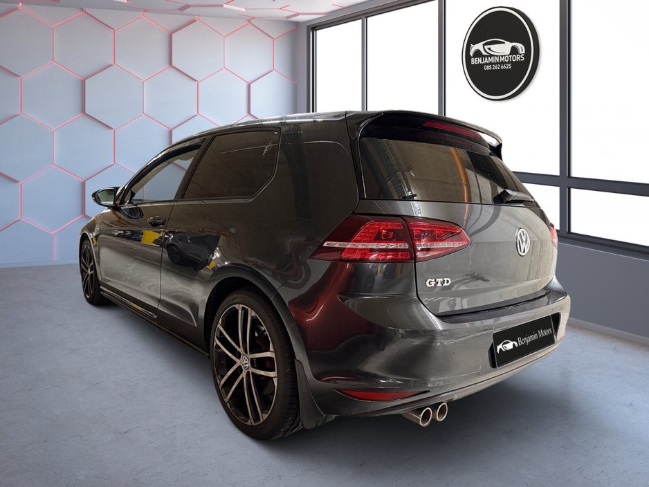 2014 Volkswagen Golf - image 7