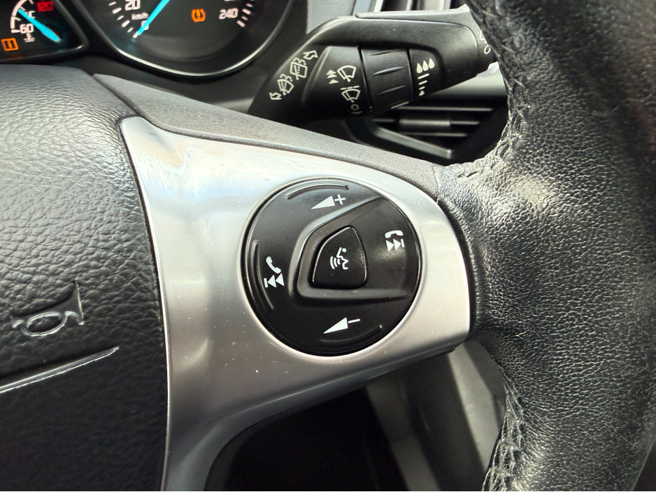 2016 Ford Kuga - image 19