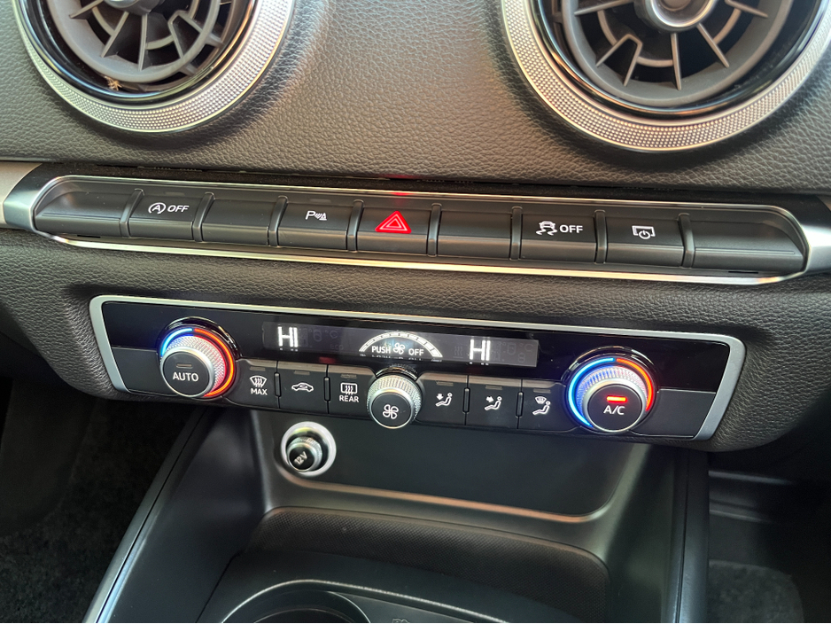 2020 Audi A3 SE HATCHBACK AUTOMATIC 1.4 PETROL //LOW MILES//ADAPTIVE CRUISE CONTROL//BLIND SPOT WARNING//KEYLESS ENTRY//REVERSE CAMERA// €21,950