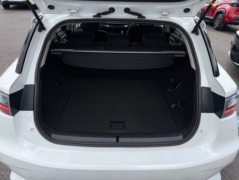 2014 Lexus CT 200 h - image 17