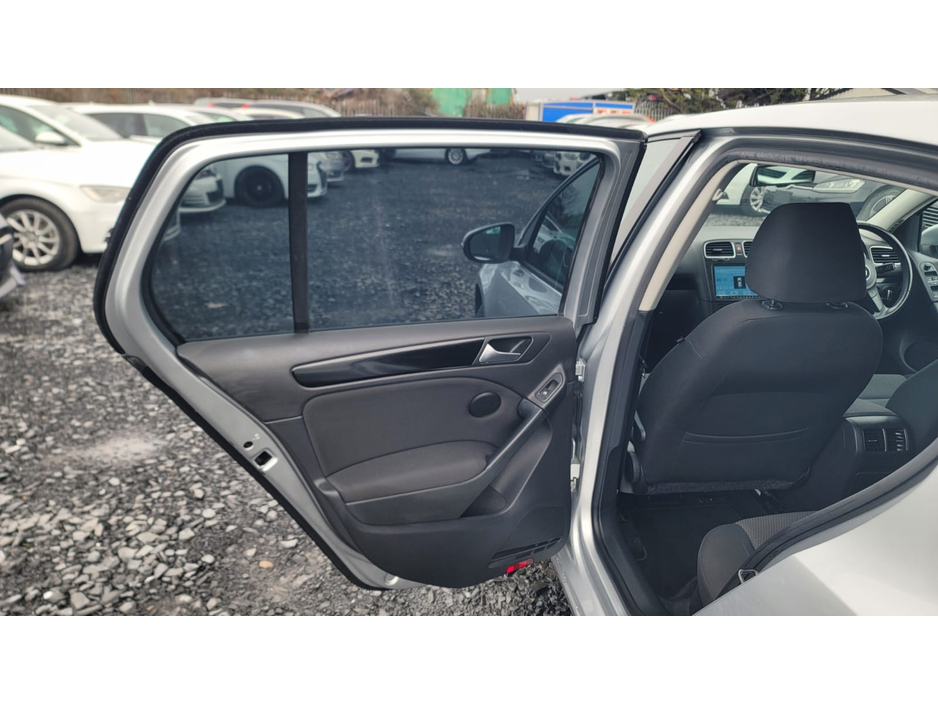 2012 Volkswagen Golf - image 10