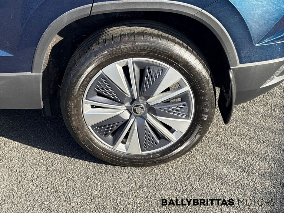 2023 Skoda Karoq - image 8