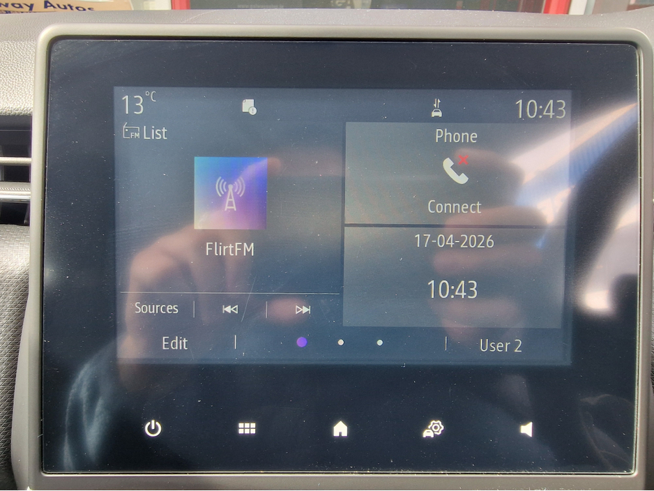 2022 Renault Clio - image 22