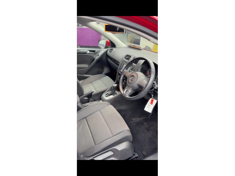 2012 Volkswagen Golf - image 8