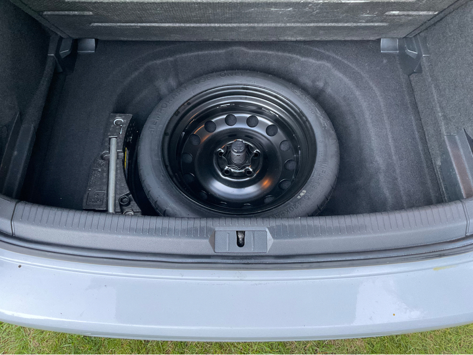 2018 Volkswagen Golf - image 24