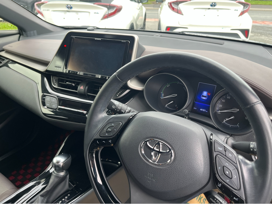 2019 Toyota C-HR - image 8