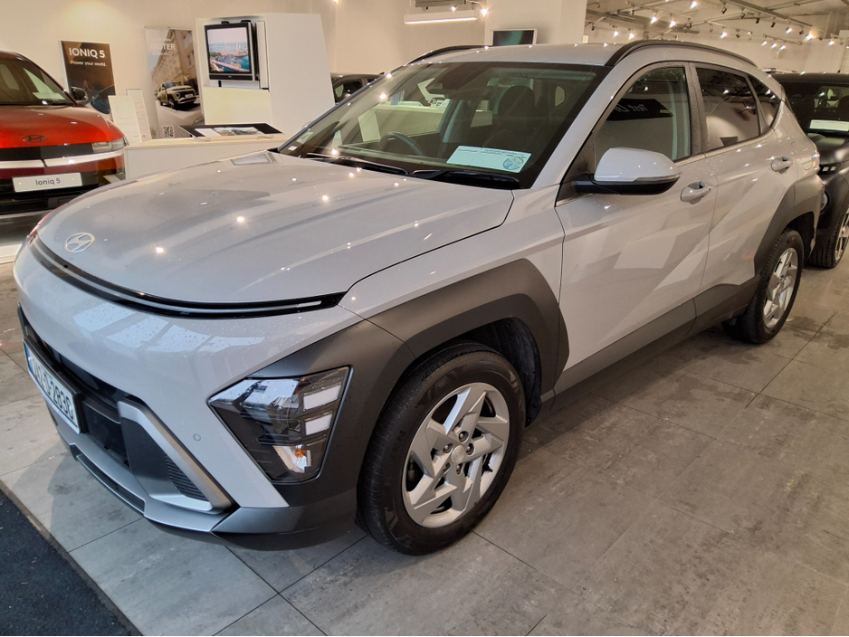 2024 Hyundai Kona - image 3