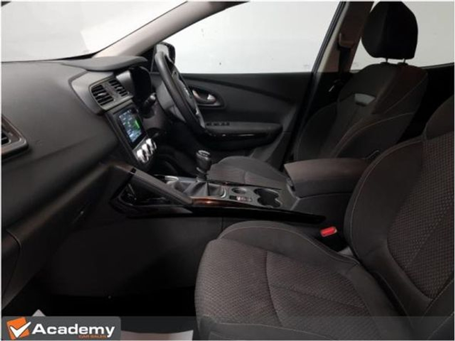 2022 Renault Kadjar - image 9