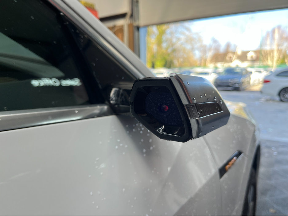 2022 Audi e-tron - image 10