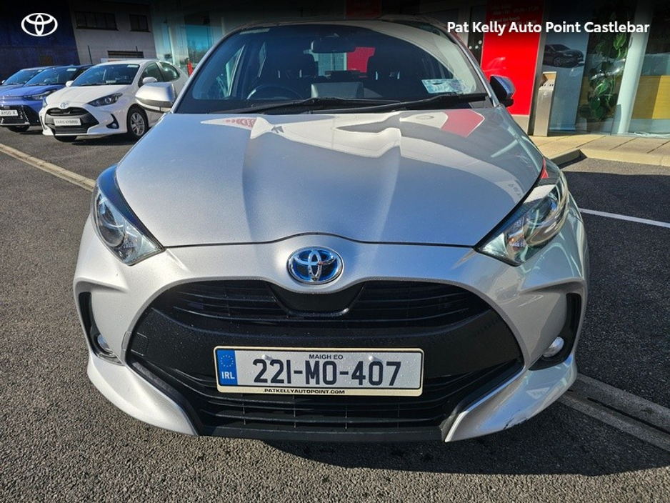 2022 Toyota Yaris - image 5