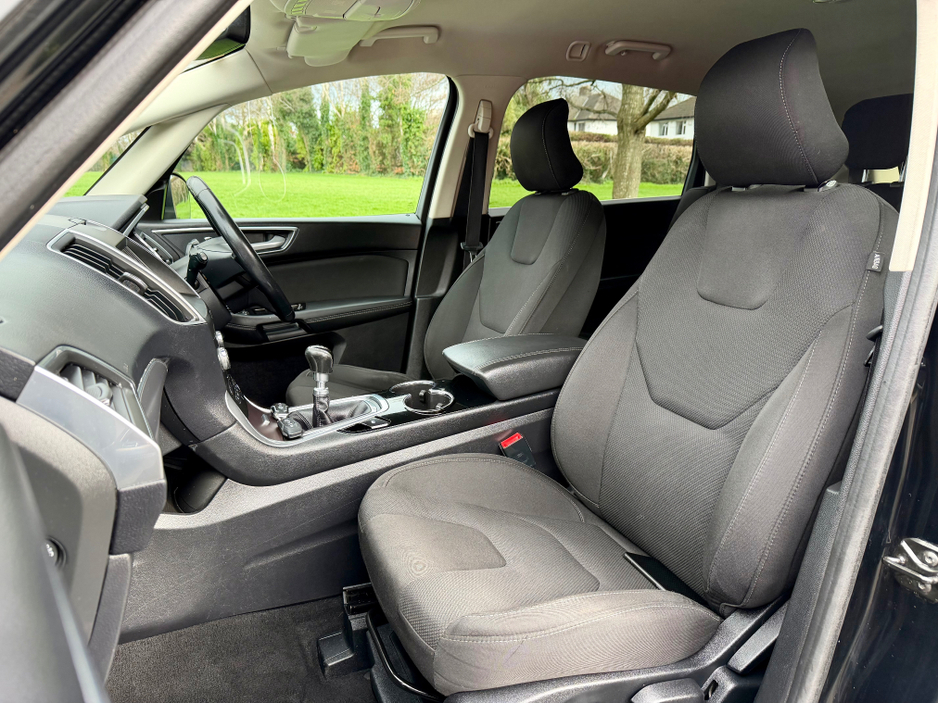 2016 Ford S-Max - image 23