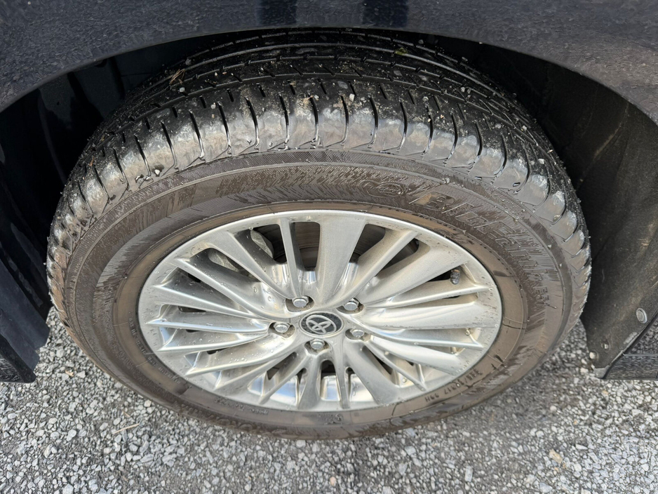 2023 Toyota Alphard - image 10