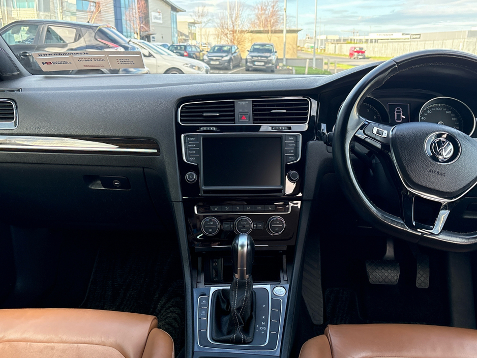 2014 Volkswagen Golf - image 8