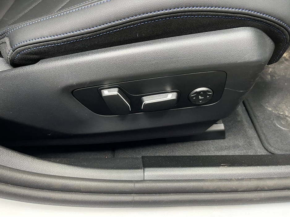 2024 BMW i5 - image 15