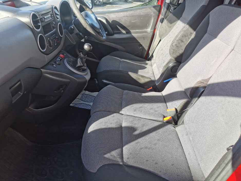 2018 Citroen Berlingo - image 3