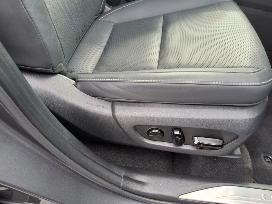 2023 Lexus NX 450 h+ - image 11