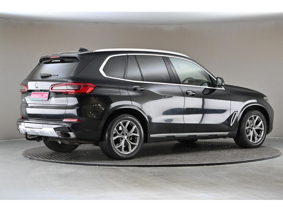 2019 BMW X5 - image 10