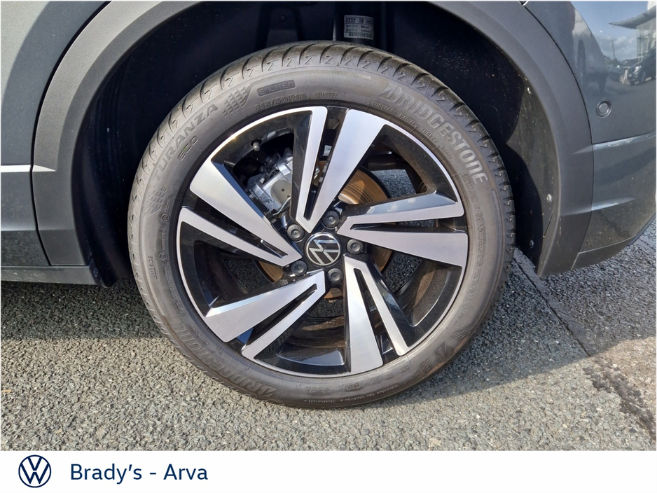 2025 Volkswagen T-Roc - image 9