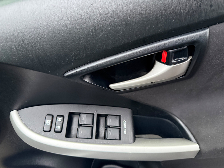 2015 Toyota Prius 1.8 Hybrid €11,990