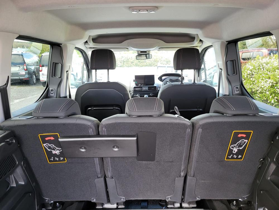 2026 Peugeot Rifter - image 11