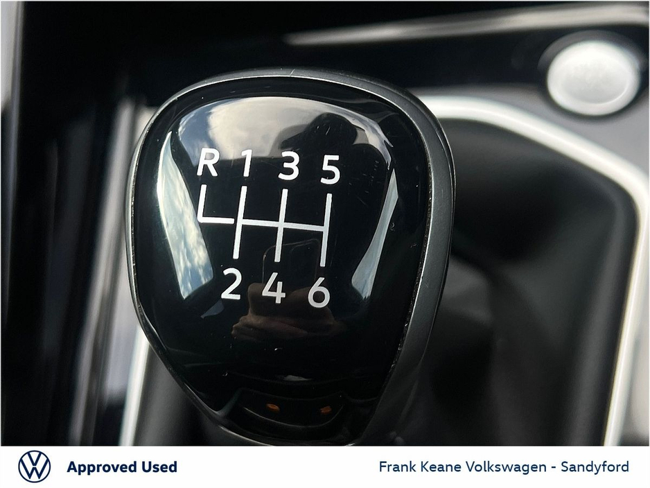 2023 Volkswagen Golf - image 22