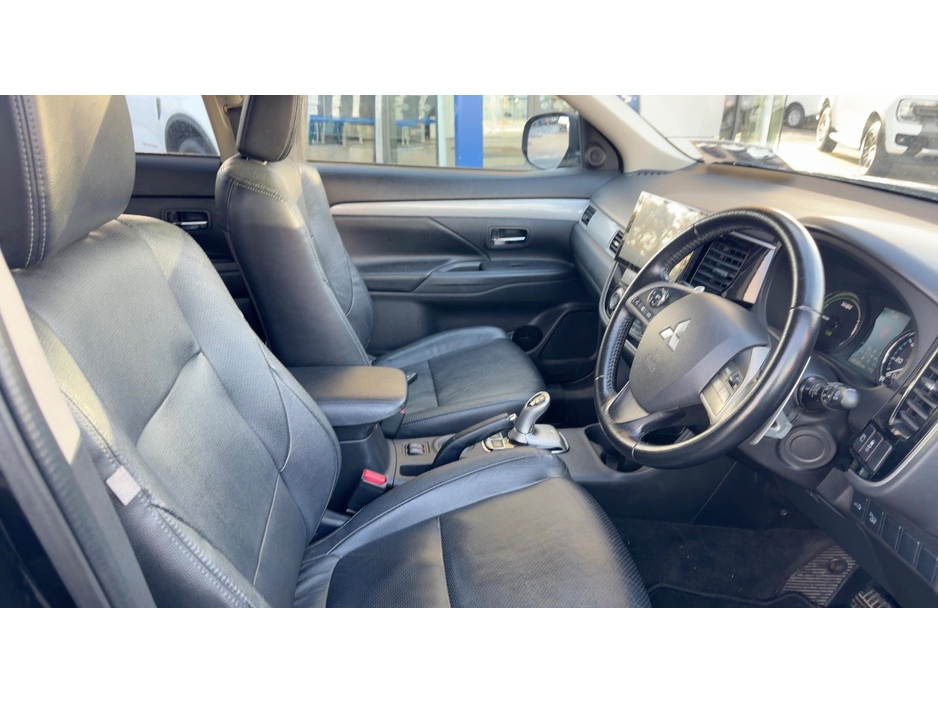 2015 Mitsubishi Outlander 2.0 GX4H PHEV 160BHP 5DR AUTO €10,450