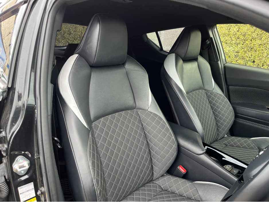 2019 Toyota C-HR - image 11