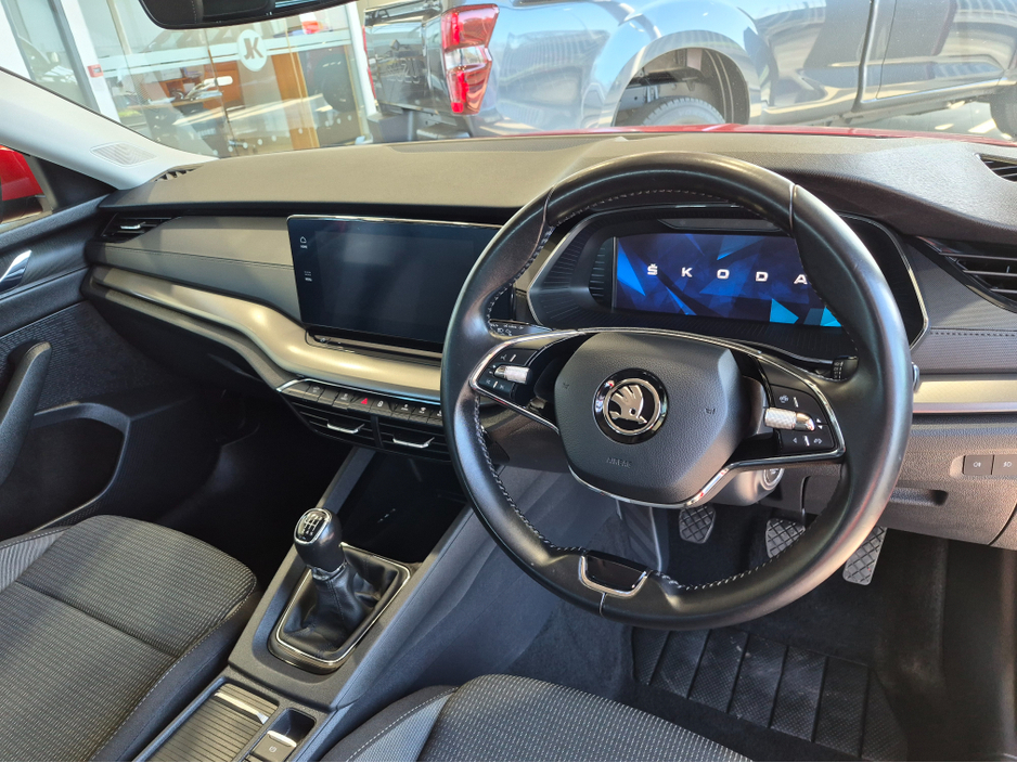 2021 Skoda Octavia - image 9