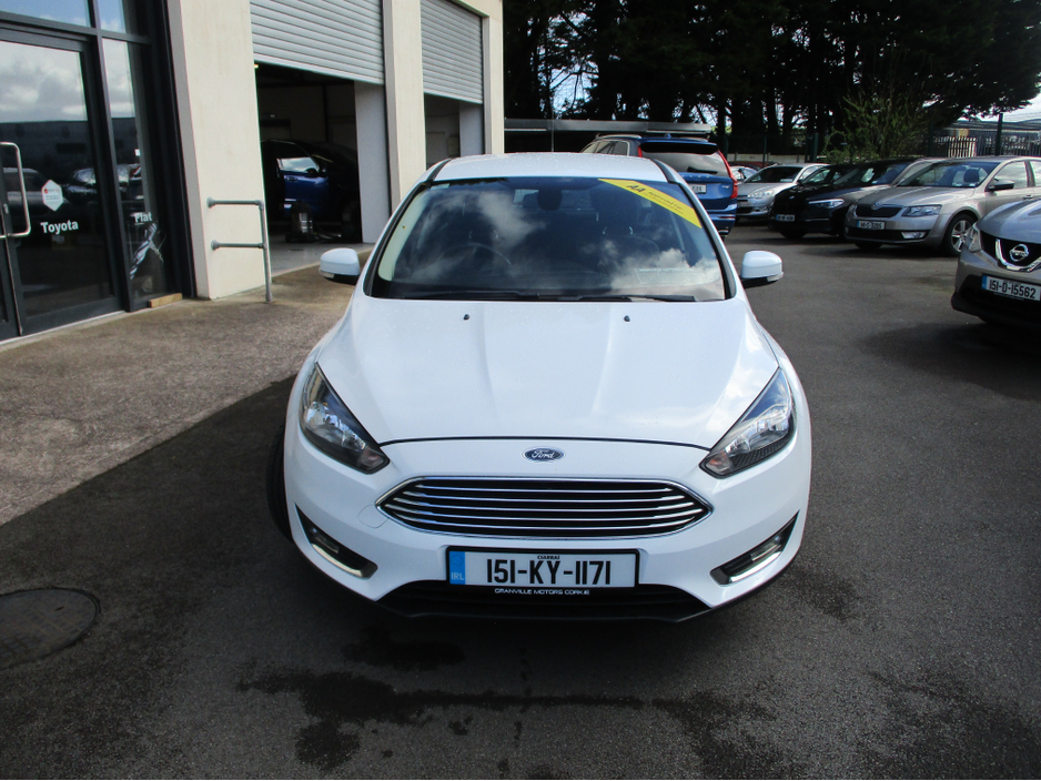 2015 Ford Focus - image 2