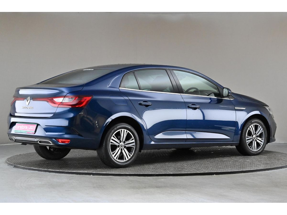 2021 Renault Megane - image 10