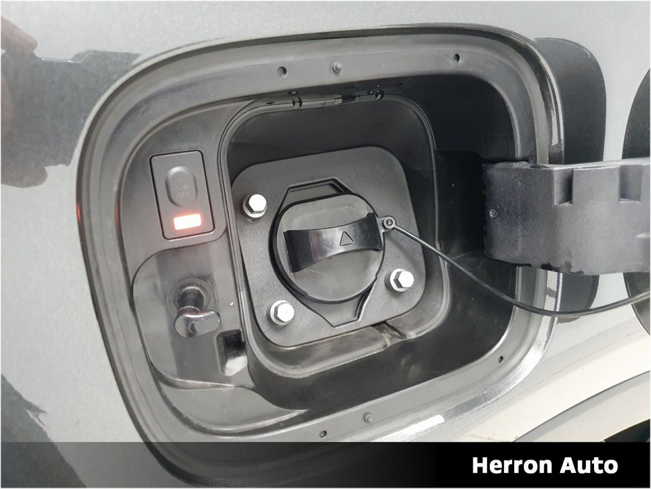 2025 Kia Sorento - image 19