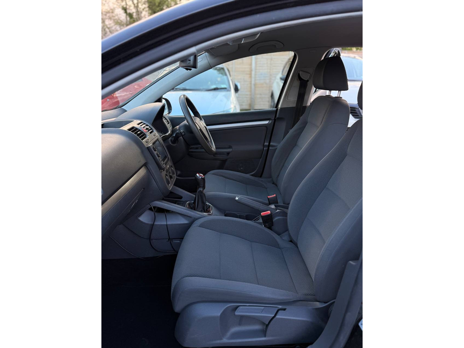 2008 Volkswagen Golf - image 27