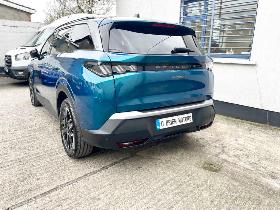 2025 Peugeot 5008 - image 28