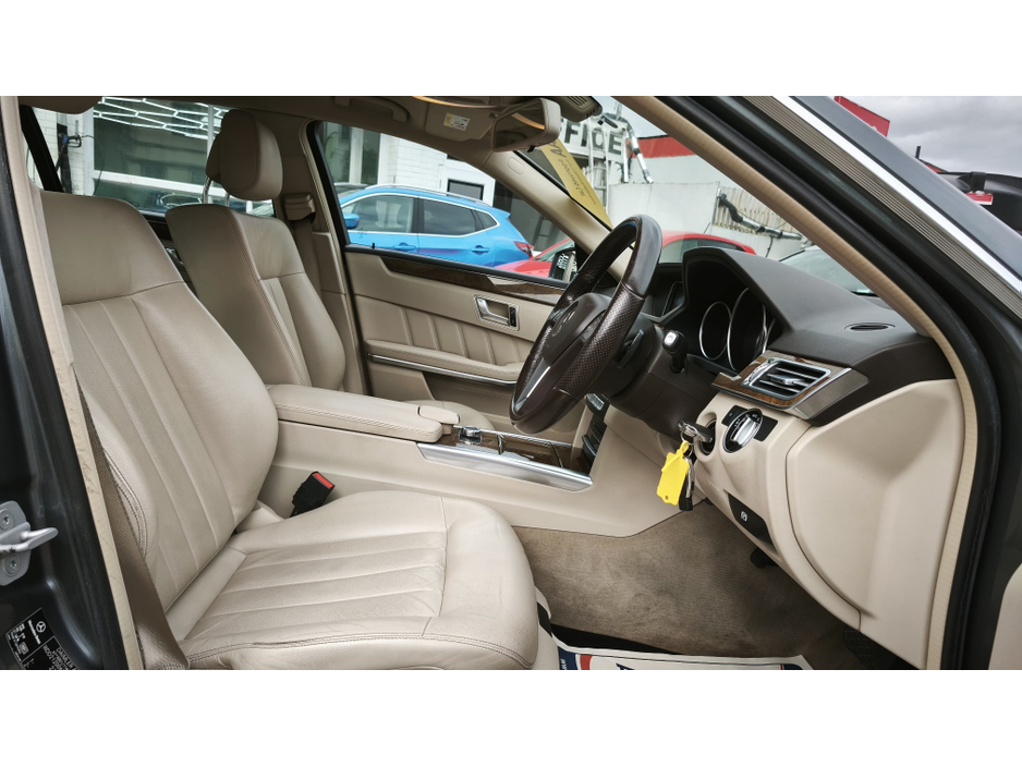 2016 Mercedes-Benz E Class - image 11