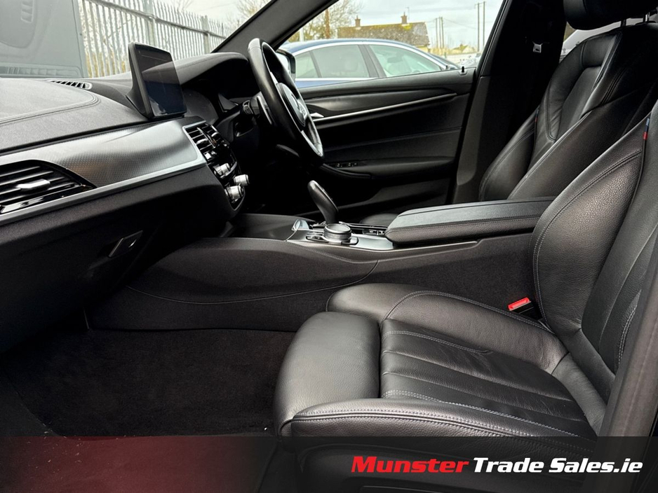 2022 BMW 5 Series - image 10