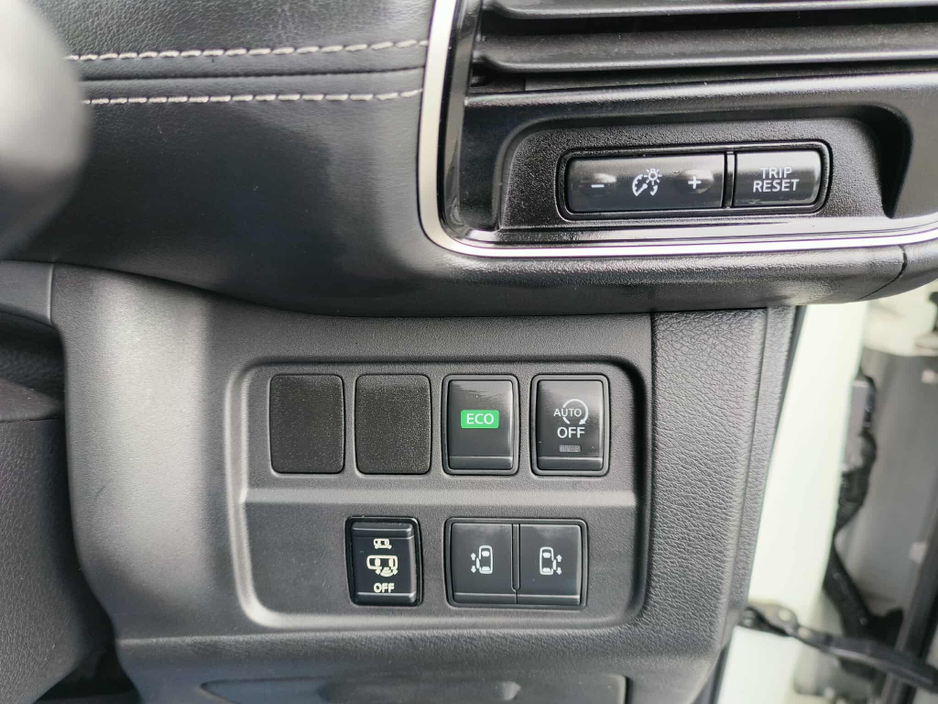 2017 Nissan Serena - image 13