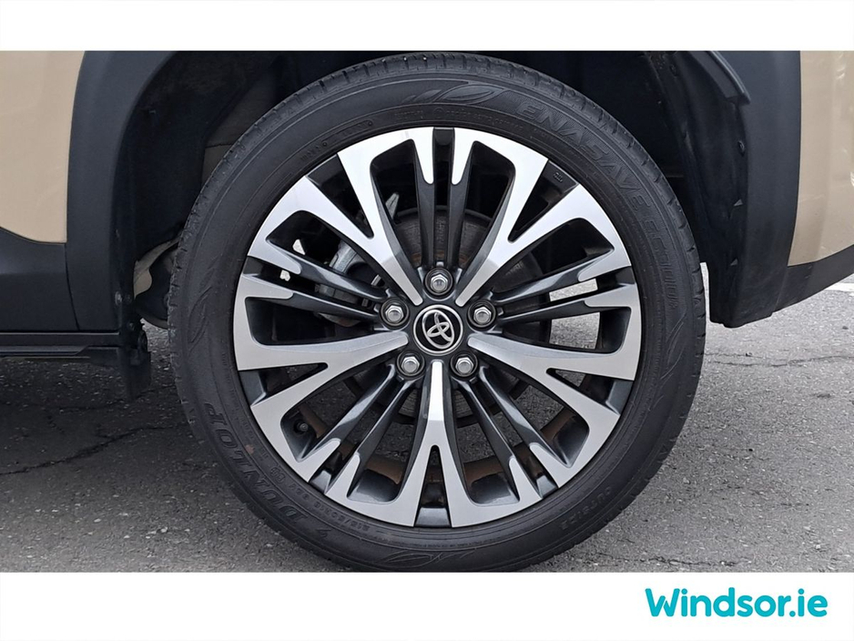 2023 Toyota Yaris Cross - image 16