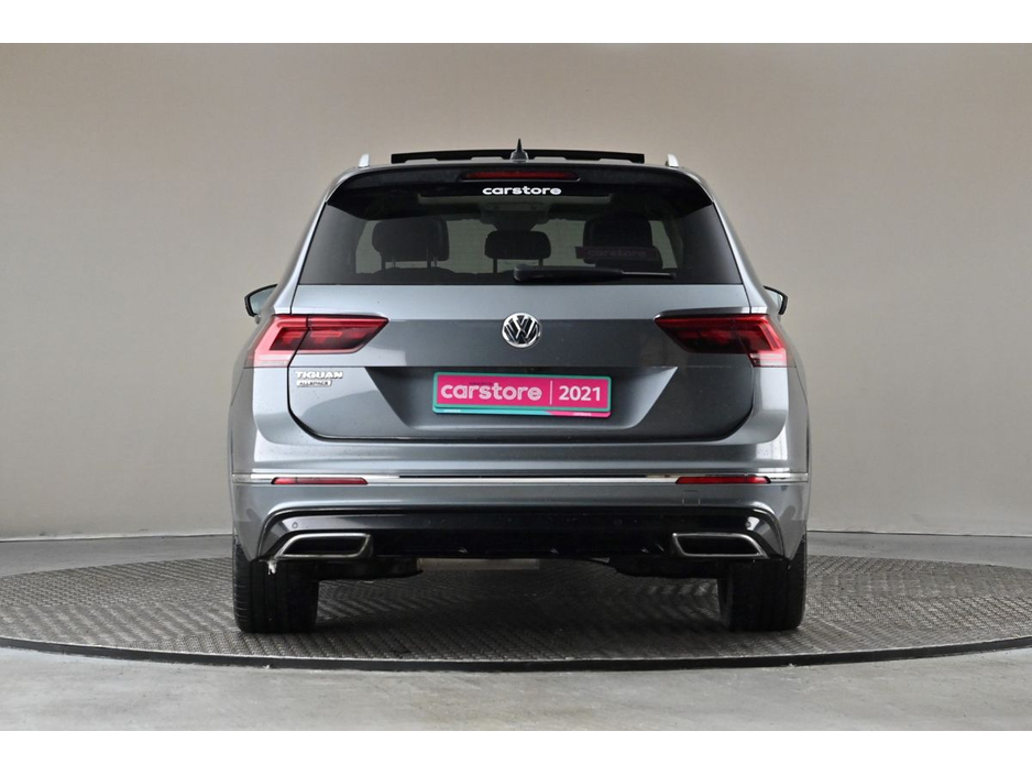 2021 Volkswagen Tiguan - image 8