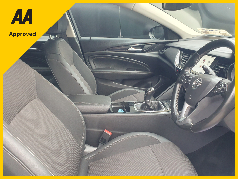 2017 Vauxhall Insignia - image 17