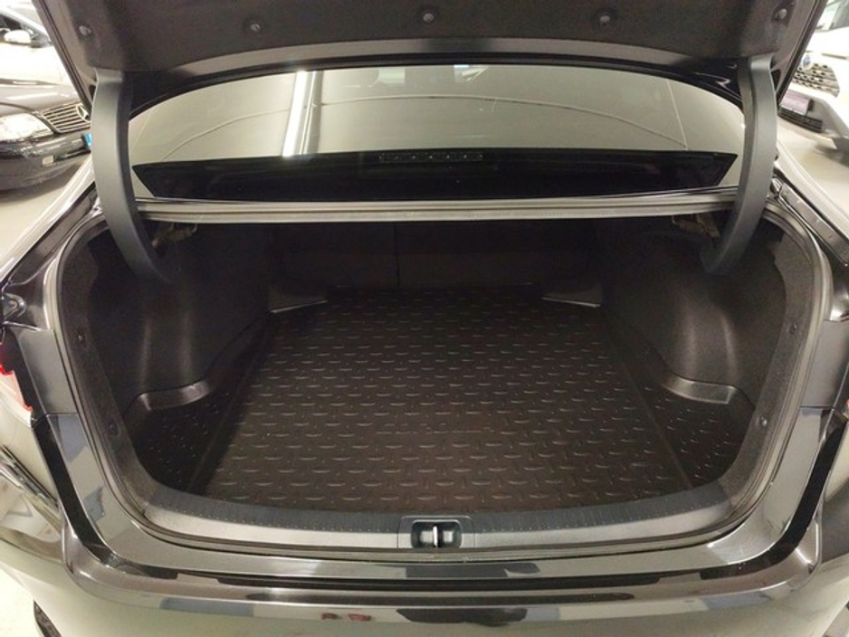 2025 Toyota Corolla - image 10