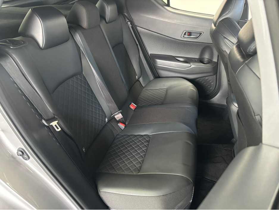 2020 Toyota C-HR - image 10