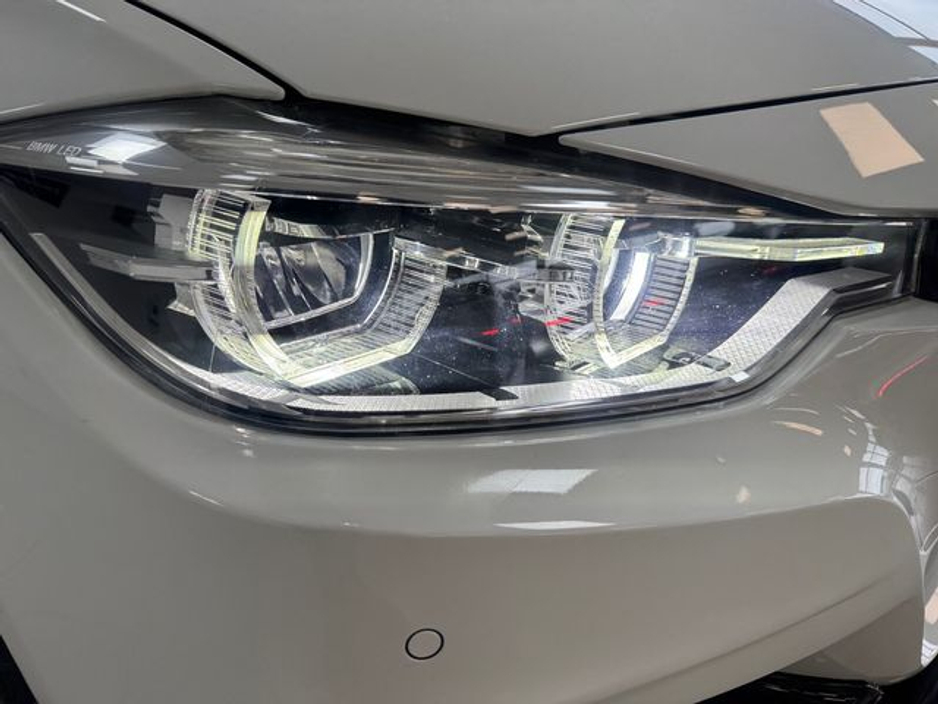 2016 BMW 3 Series - image 20