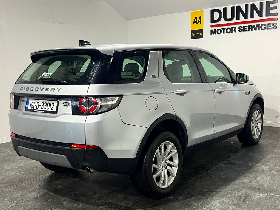 2019 Land Rover Discovery Sport - image 7
