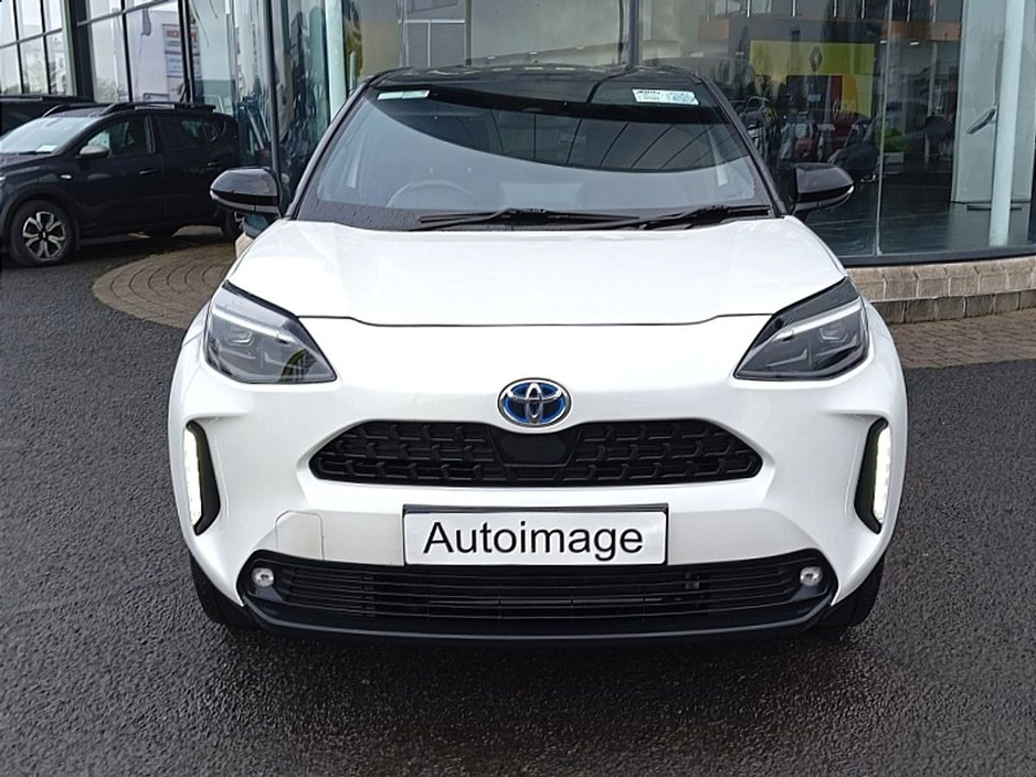 2024 Toyota Yaris Cross 1.5 Hybrid Luna Sport (Pearl white) €30,850
