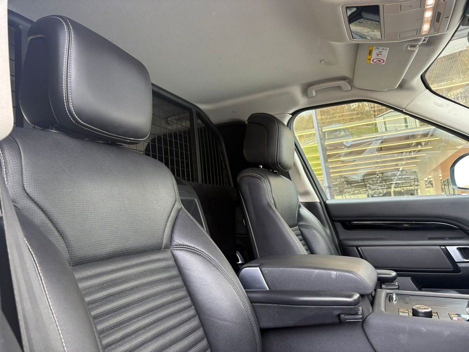 2024 Land Rover Discovery - image 19