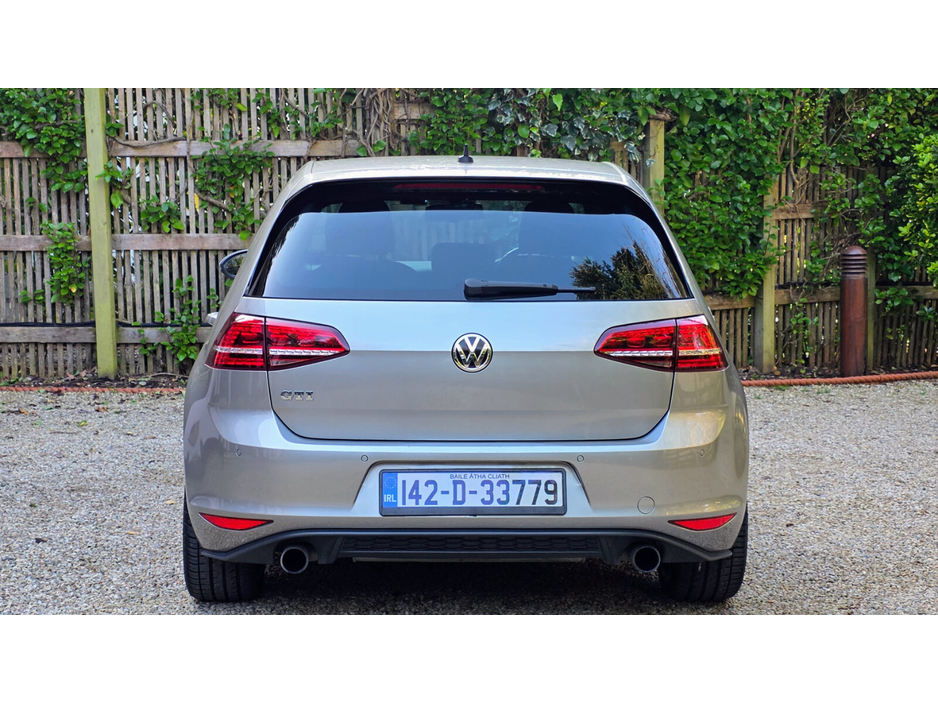 2014 Volkswagen Golf - image 5